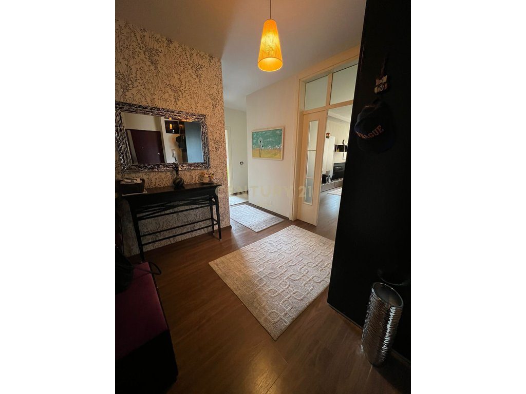 Apartament 3+1+2 për Qira në Ish-Bllok