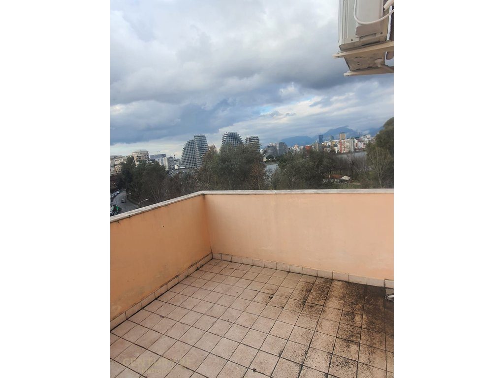 Jepet Apartament me Qira – Pranë Farit, Kopshti Zoologjik