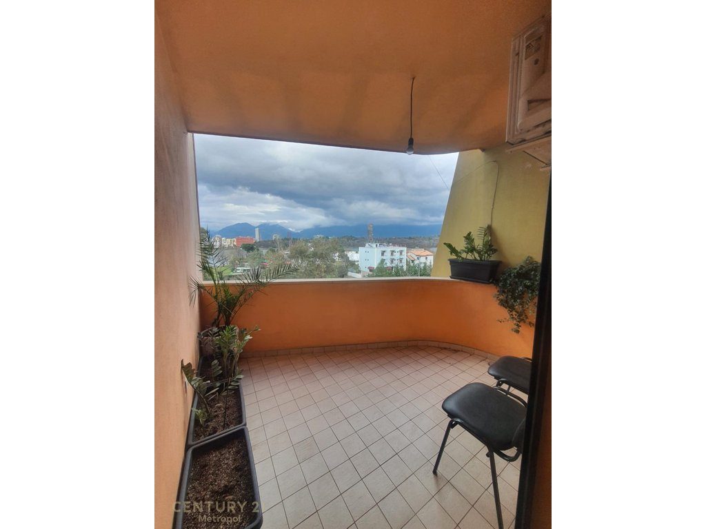 Jepet Apartament me Qira – Pranë Farit, Kopshti Zoologjik