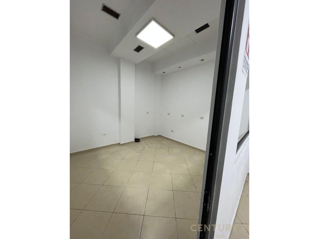 Ambient Komercial  Me Qira