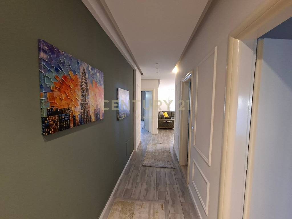Apartament 2+1+2  per shitje prane Restorant Tradita Shkoder
