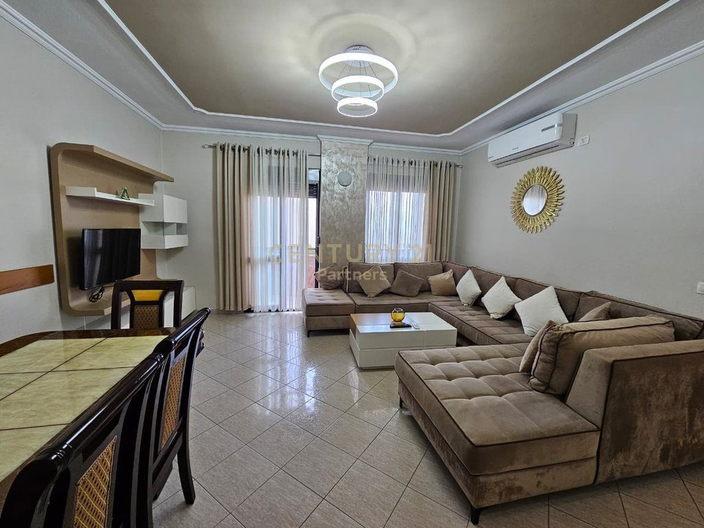 APARTAMENT 2+1 PËR QIRA – GLOBE, Ish Parku TIRANË