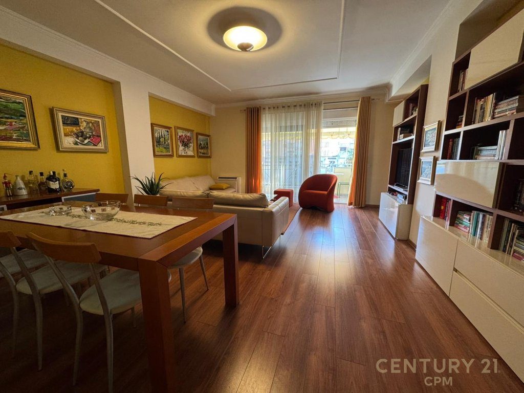 Apartament 2+1+2 Me Qira në Ish Bllok