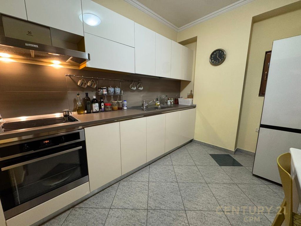 Apartament 2+1+2 Me Qira në Ish Bllok