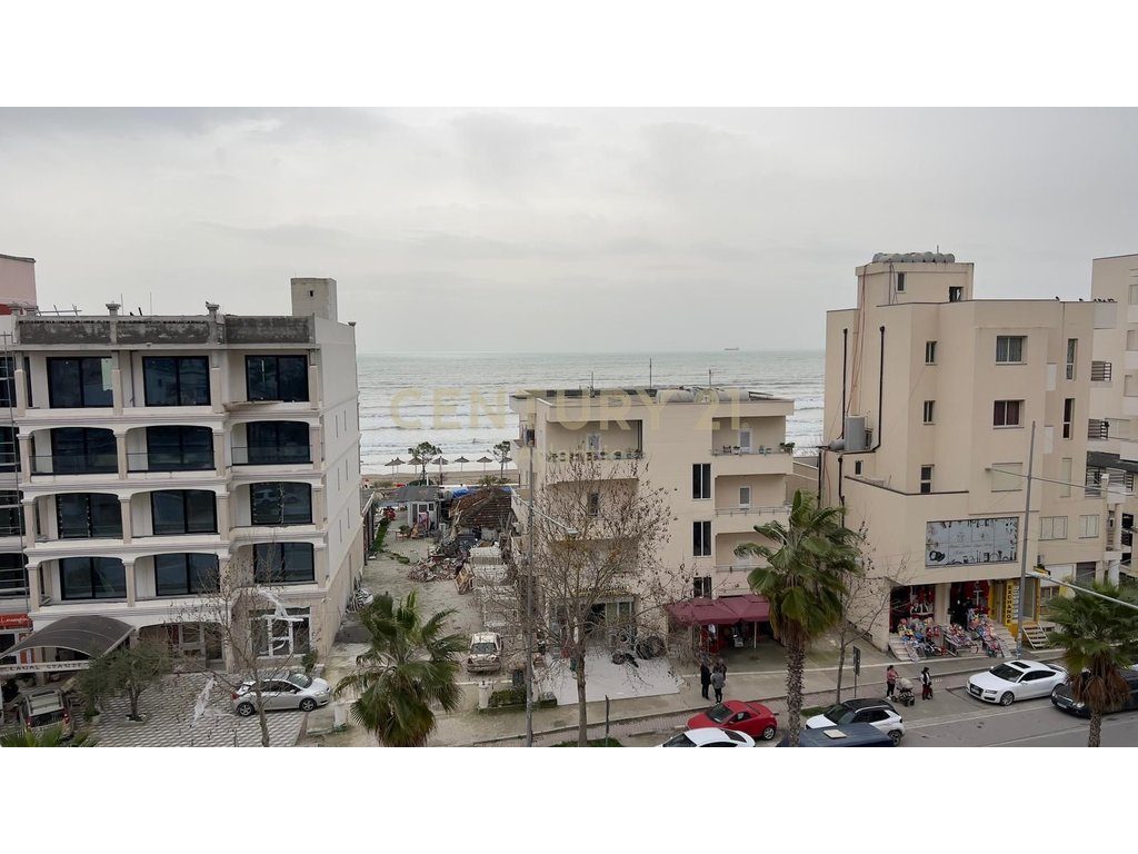 Shitet Apartament 2+1+2T me Dy Ballkone me pamje deti në Plazh, Durrës.
