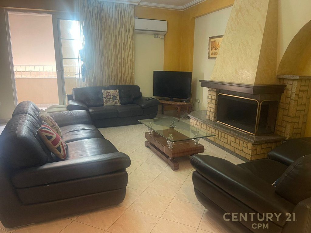 Apartament 3+1 Me Qira tek Ish stacioni i fundit i Tiranës së Re, Bulevardi Bajram Curri