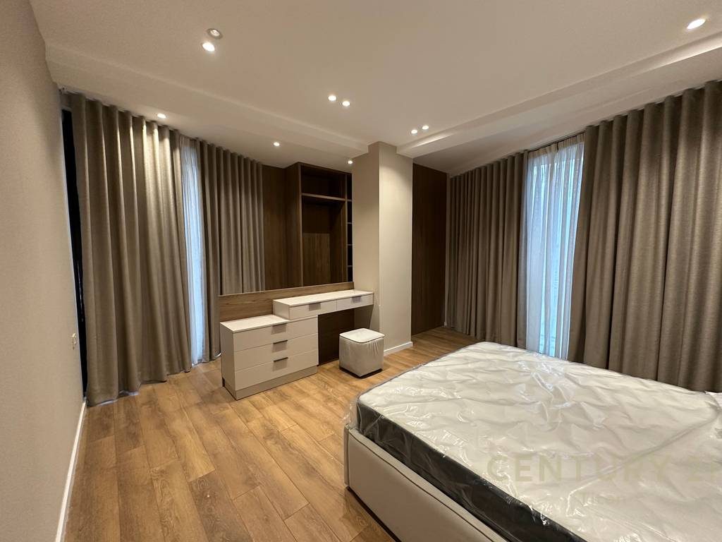 Apartament Luksoz 2+1 me
qira te "Golden Tower
Residence"