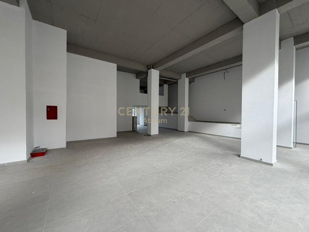 JEPET ME QERA AMBIENT KOMERCIAL 418 M2 PRANE SHKOLLES NIKET DARDANI !!