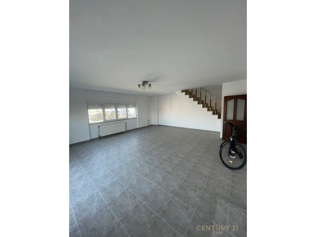 Japim Duplex Me Siperfaqe 168 m2 Per Zyra Qira Ne Zonen E Laprakes