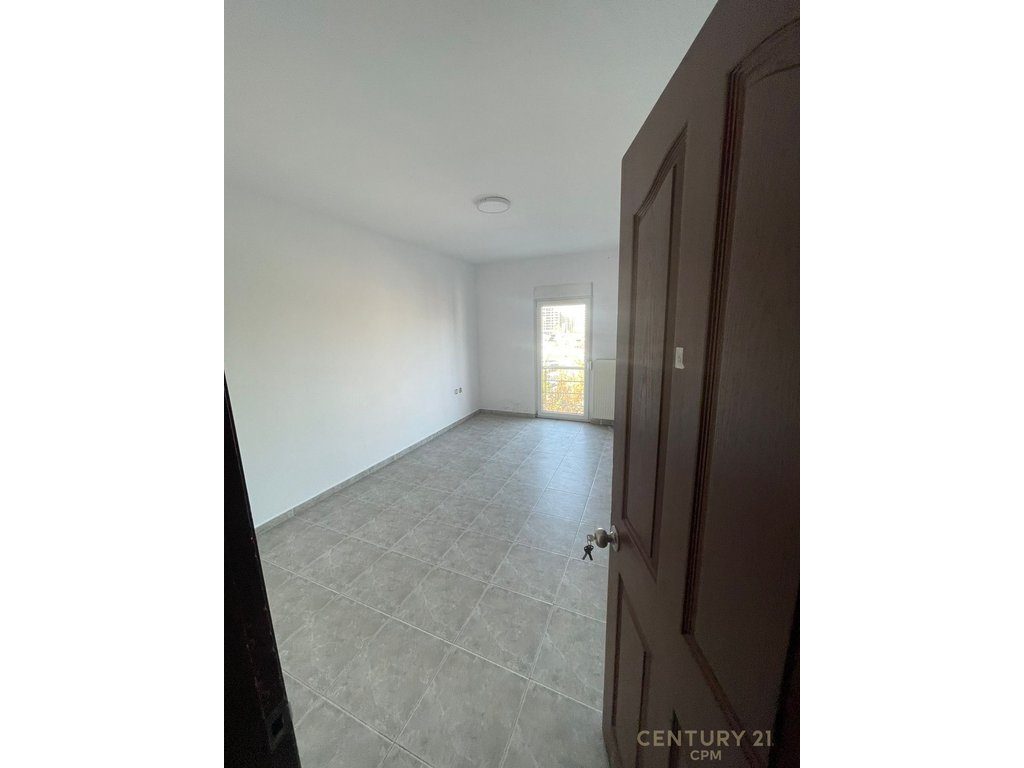 Japim Duplex Me Siperfaqe 168 m2 Per Zyra Qira Ne Zonen E Laprakes