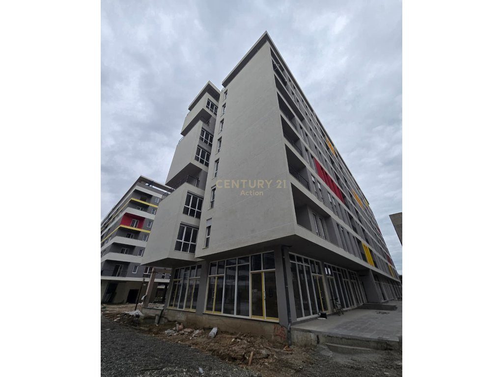 JAPIM ME QIRA NJESI SHERBIMI,UNIVERS CITY-QTU!