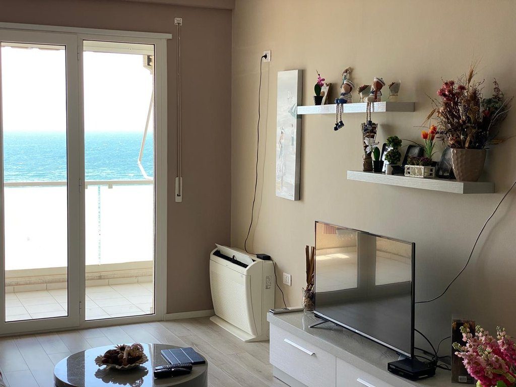 SHITET APARTAMENT 1+1 ME PAMJE NGA DETI ,NE LUNGOMARE!