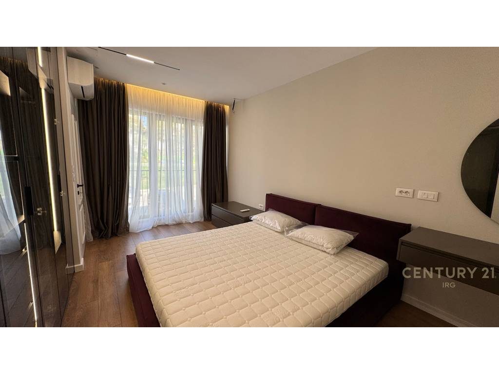JEPET ME QIRA APARTAMENT 2+1+2 ME POST PARKIMI TEK KODRA E DIELLIT  !