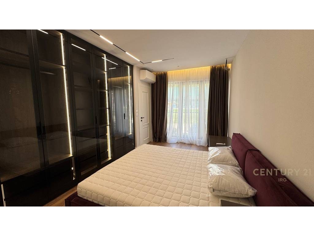 JEPET ME QIRA APARTAMENT 2+1+2 ME POST PARKIMI TEK KODRA E DIELLIT  !