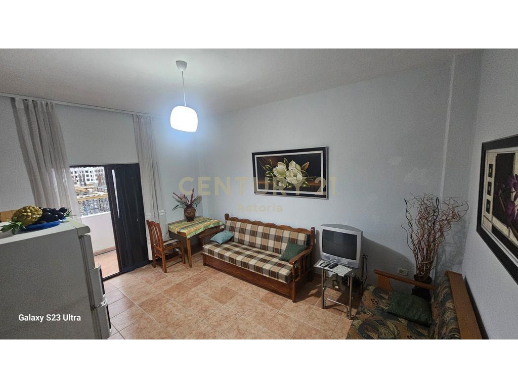 SHITET APARTAMENT 1+1 NE GOLEM, PRANE BONITA VIENA