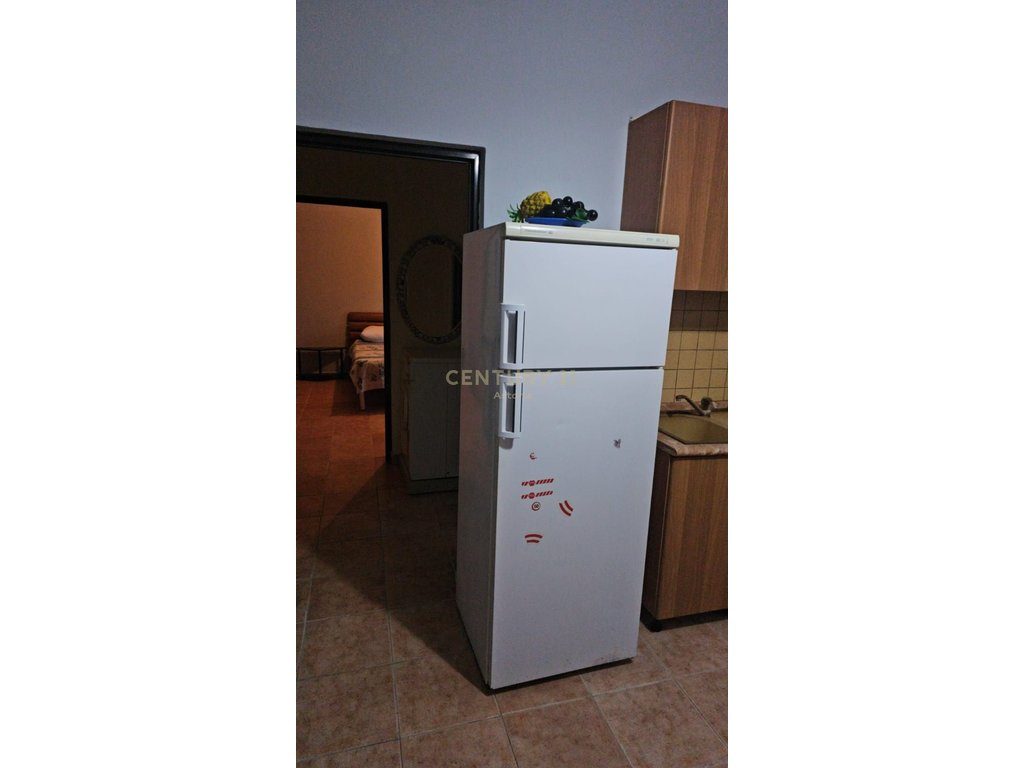 SHITET APARTAMENT 1+1 NE GOLEM, PRANE BONITA VIENA