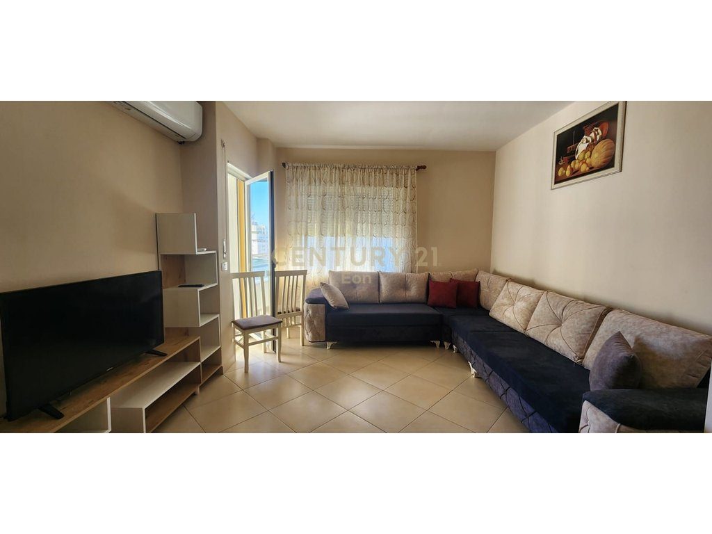 JEPET ME QERA APARTAMENT I MOBILUAR 2+1+2 PRANE STACIONIT TE TRENIT, DURRES  !