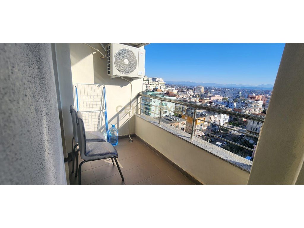 JEPET ME QERA APARTAMENT I MOBILUAR 2+1+2 PRANE STACIONIT TE TRENIT, DURRES  !