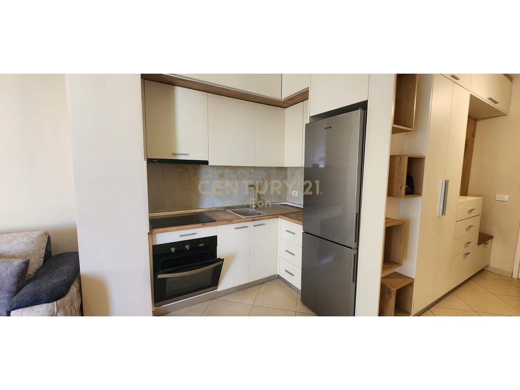 JEPET ME QERA APARTAMENT I MOBILUAR 2+1+2 PRANE STACIONIT TE TRENIT, DURRES  !