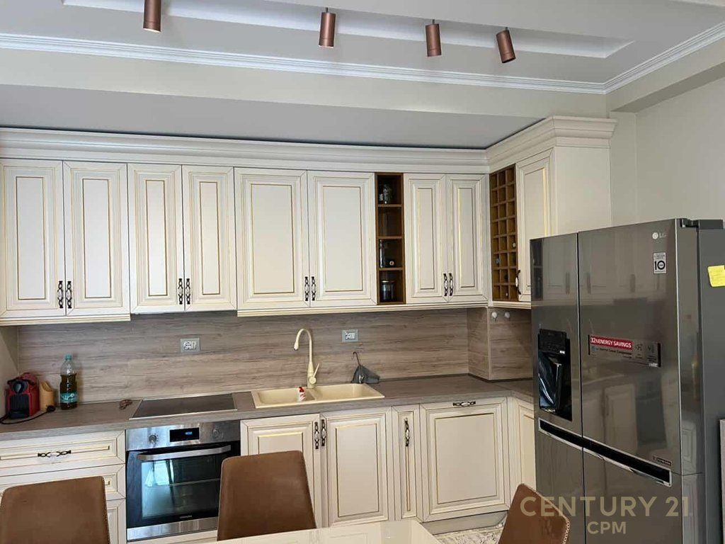 APARTAMENT PER SHITJE TE LIQENI I THATE  3+1+2 + 2 POSTE PARKIMI (ME ÇMIM EXTRA)