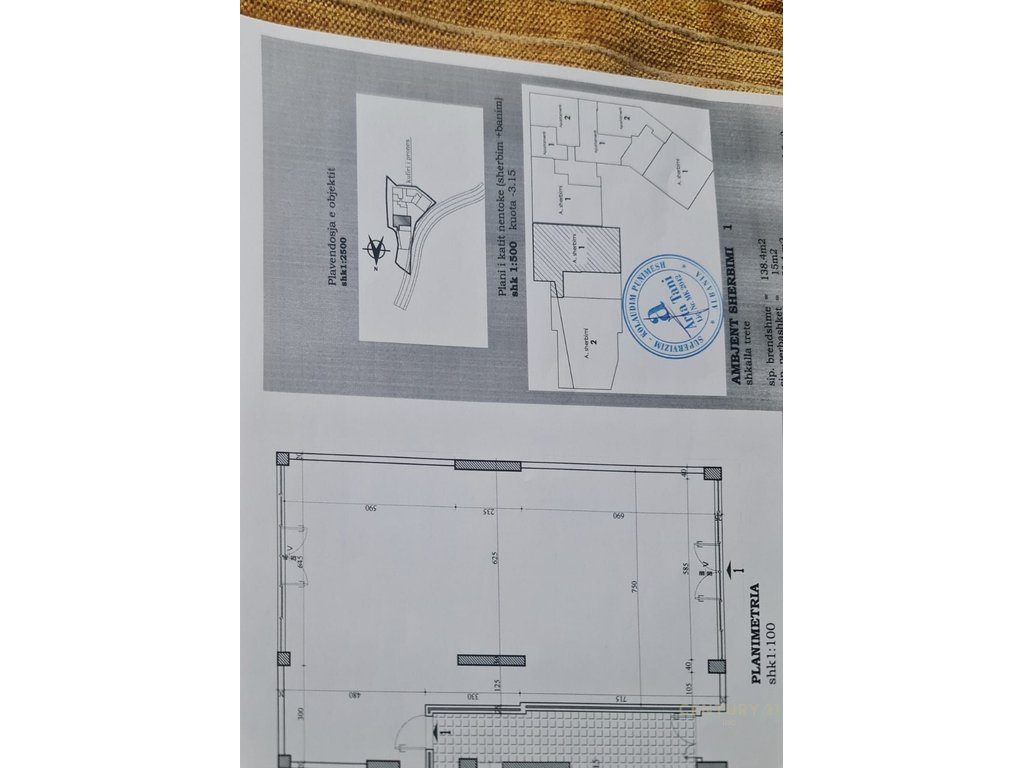 Ambjent komercial per shitje tek Liqeni i Thate