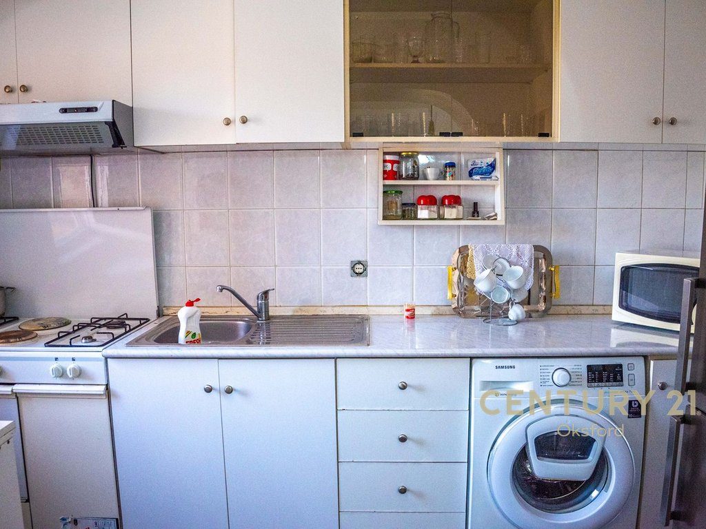 Apartament 2+1 Me QIRA tek Pazari i Ri!