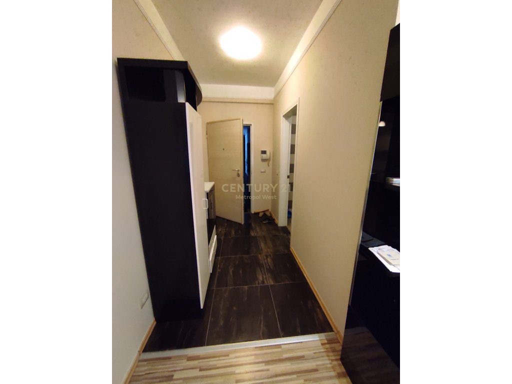 JEPET ME QIRA APARTAMENT PLUS GARAZH  PRANE MYSLYM SHYRIT !