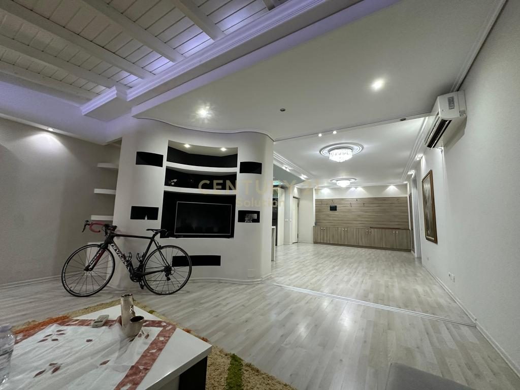 APARTAMENT 2+1+2 PER SHITJE PRANE PALLATIT ME SHIGJETA!