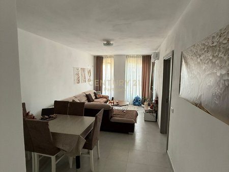 Apartament 1+1 në shitje – Rruga 5 Maj!!