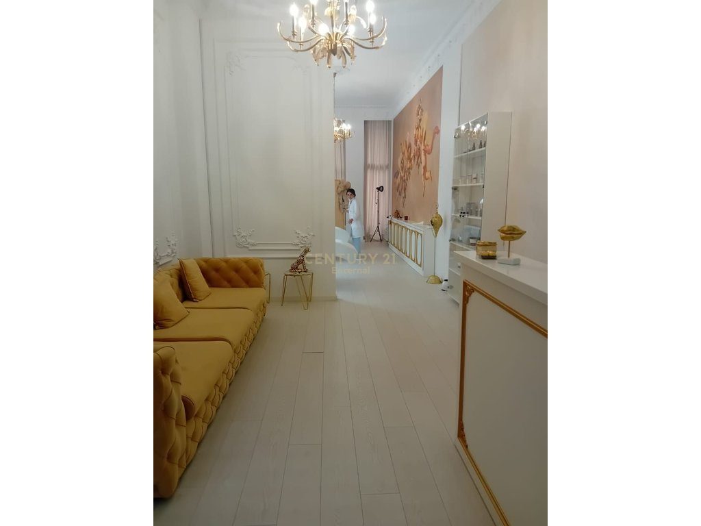 Garden Buiding - Jepet dyqan tek Rruga e Kavajes  me qera kati 1 80m2