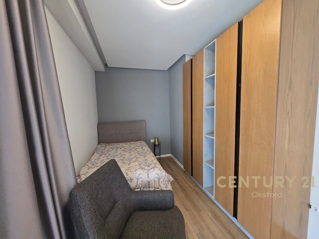 JEPET ME QIRA 3+1+ 3 POSTE PARKIMI TE RESIDENCA SECRET GARDEN!