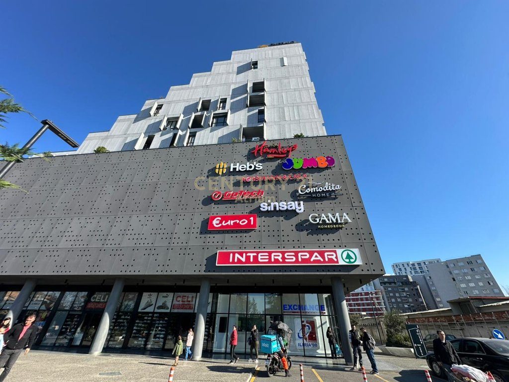SHITET APARTAMENT  1 + 1 TEK EMERALD CENTER RRUGA 5 MAJI !