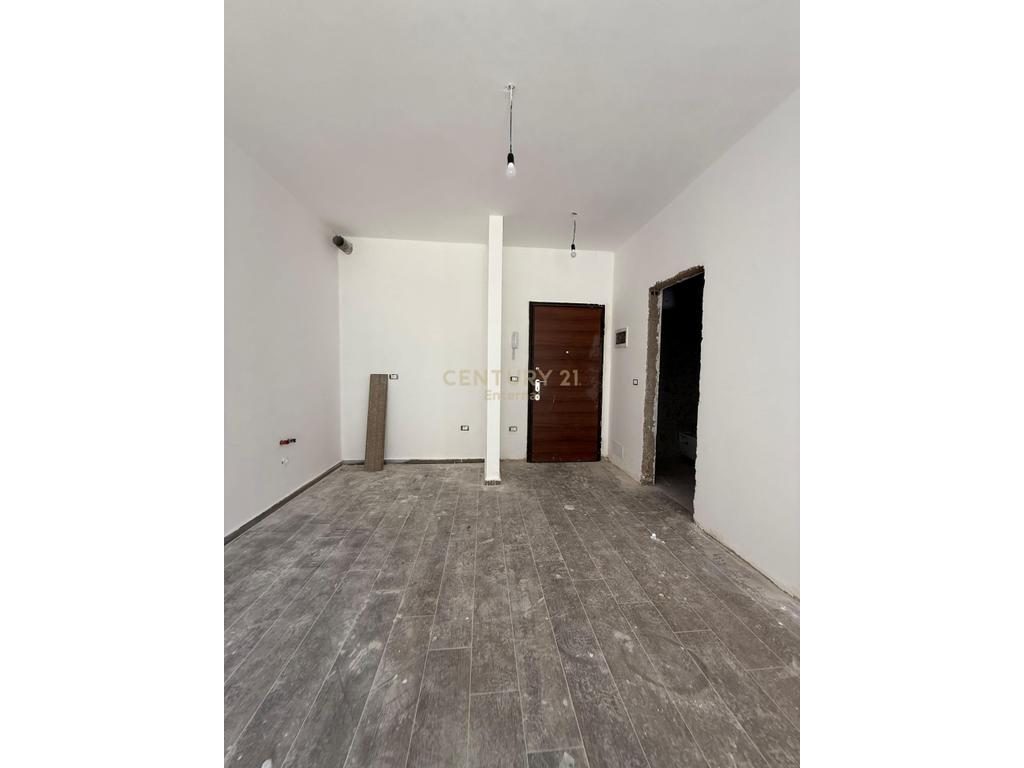 Kompleksi Aura - Jepet me qera zyre 1+1 Rruga Dritan Hoxha
