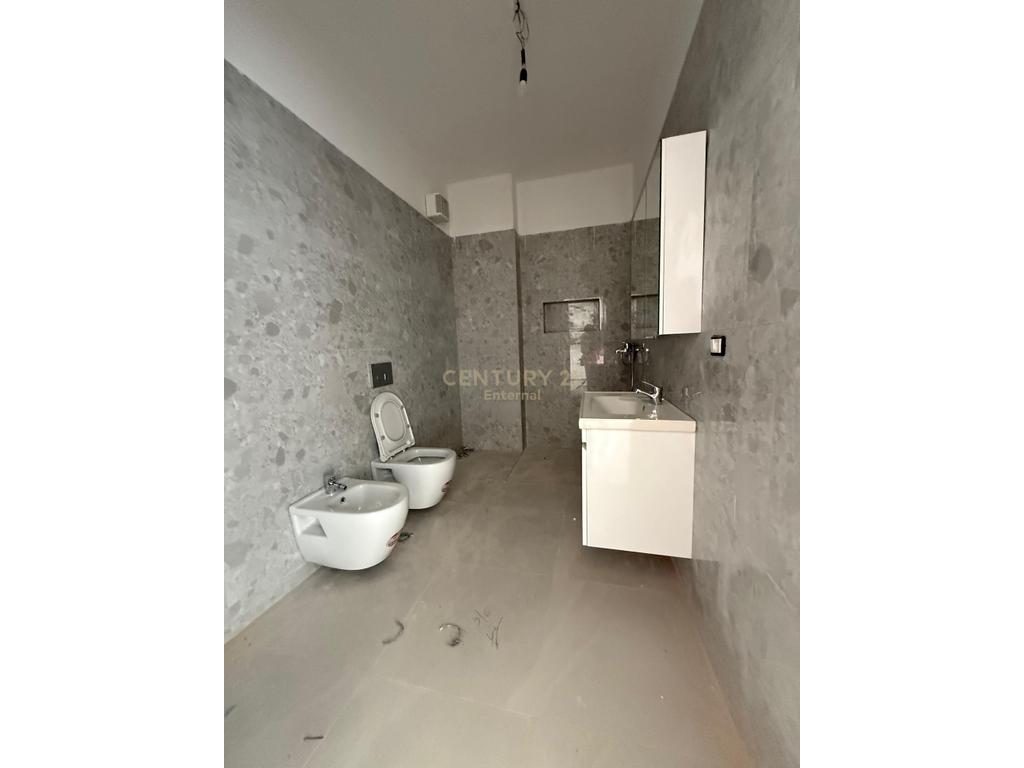 Kompleksi Aura - Jepet me qera zyre 1+1 Rruga Dritan Hoxha