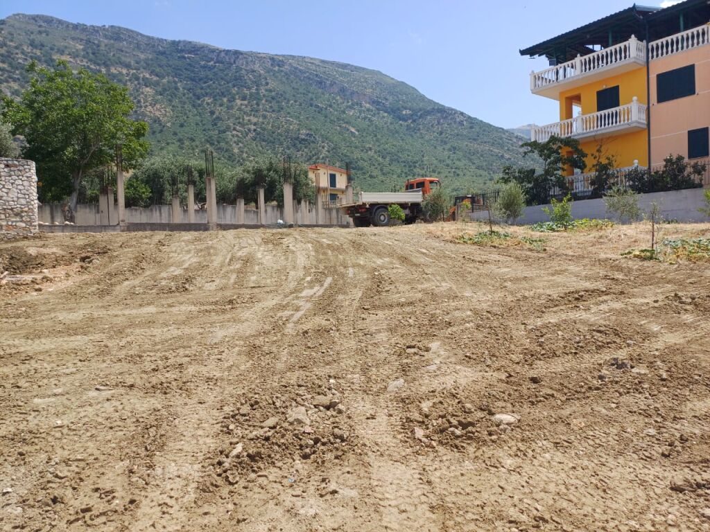 NDERTESE+TOKE PER SHITJE NE TRAGJAS, VLORE!!!
