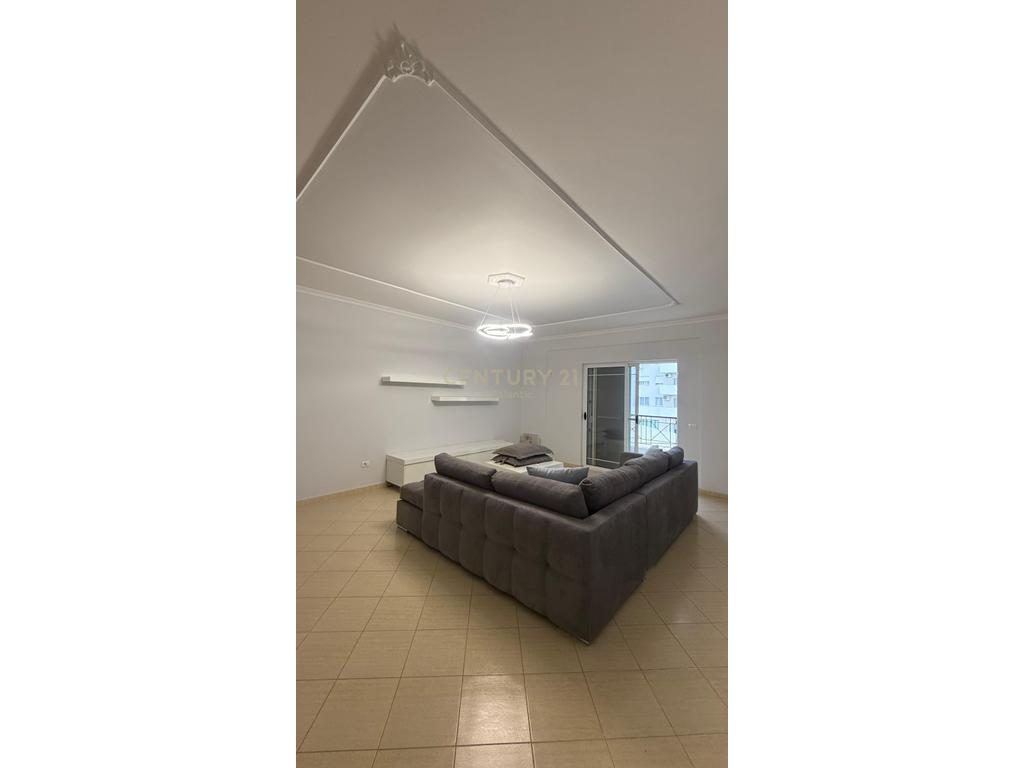 Apartament 3+1 Me Qira në Spitallë, Durrës - 400€ | 142 m²