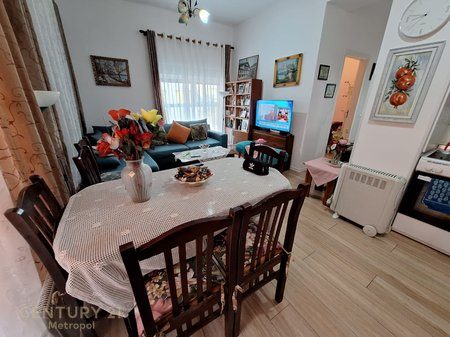 Bulevardi Bajram Curri, Shitet Apartament 2+1+2, prane Maternitetit te Ri, Tirane!