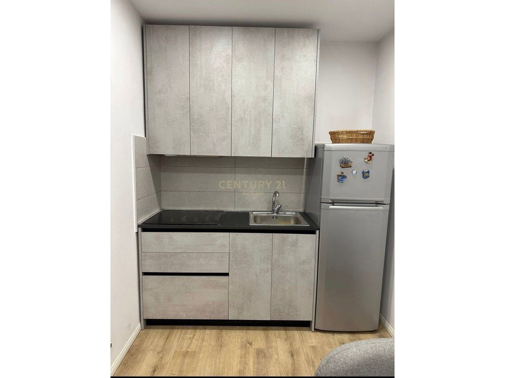 JEPET ME QIRA GARSIONERE,ISH TREGU ELEKTRIK!