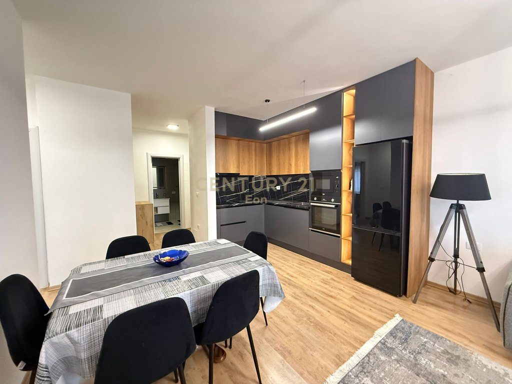 Apartament 2+1+2 Me Qira me Pamje Deti,  Vollga Durrës - 850€ | 100 m²