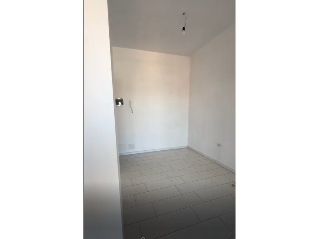 Apartament 2+1+2 Për Shitje në Bulevardi i Ri, Tiranë