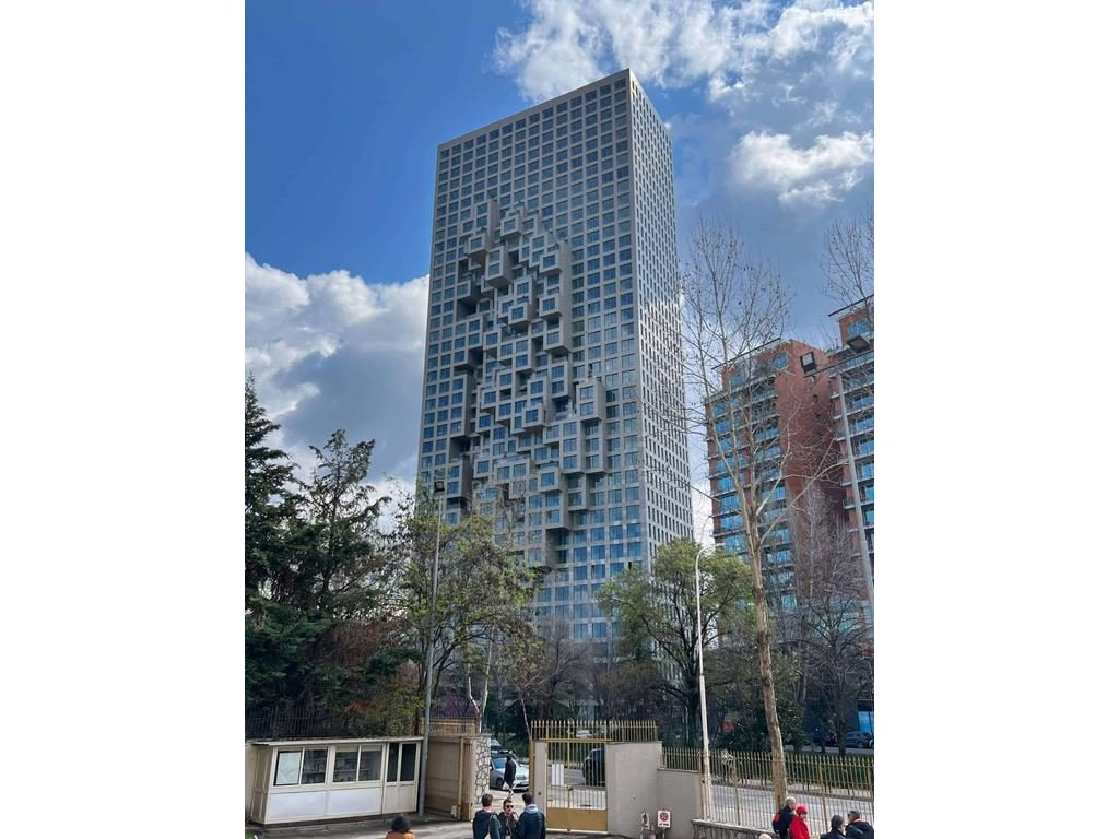 Shitet Zyrë Biznesi në DownTown Tirana ✨