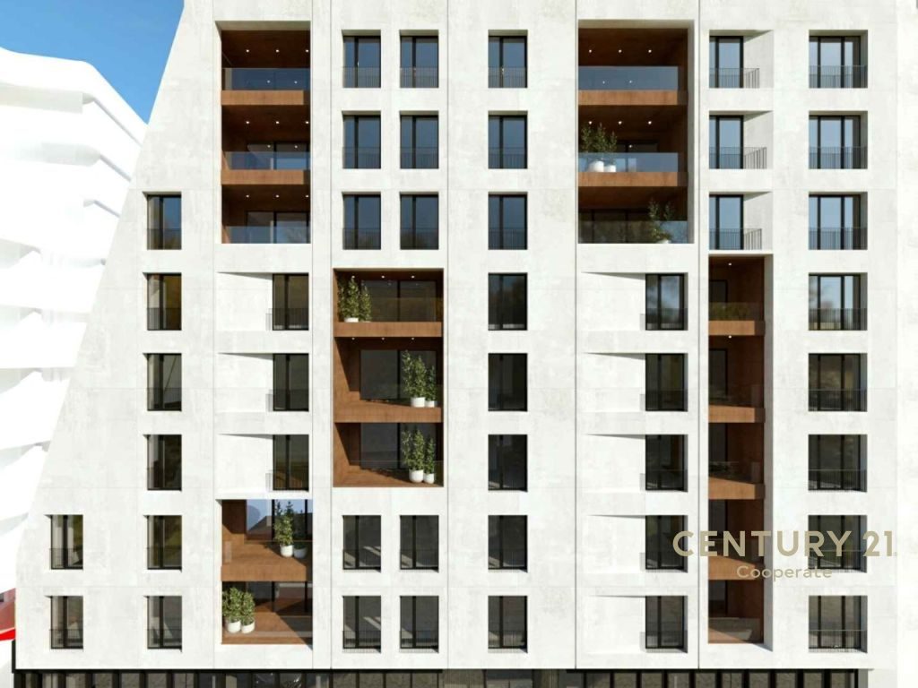 SHESIM APARTAMENT 2+1+2 DHE POST PARKINGU  PRANE STADIUMIT AIR ALBANIA.