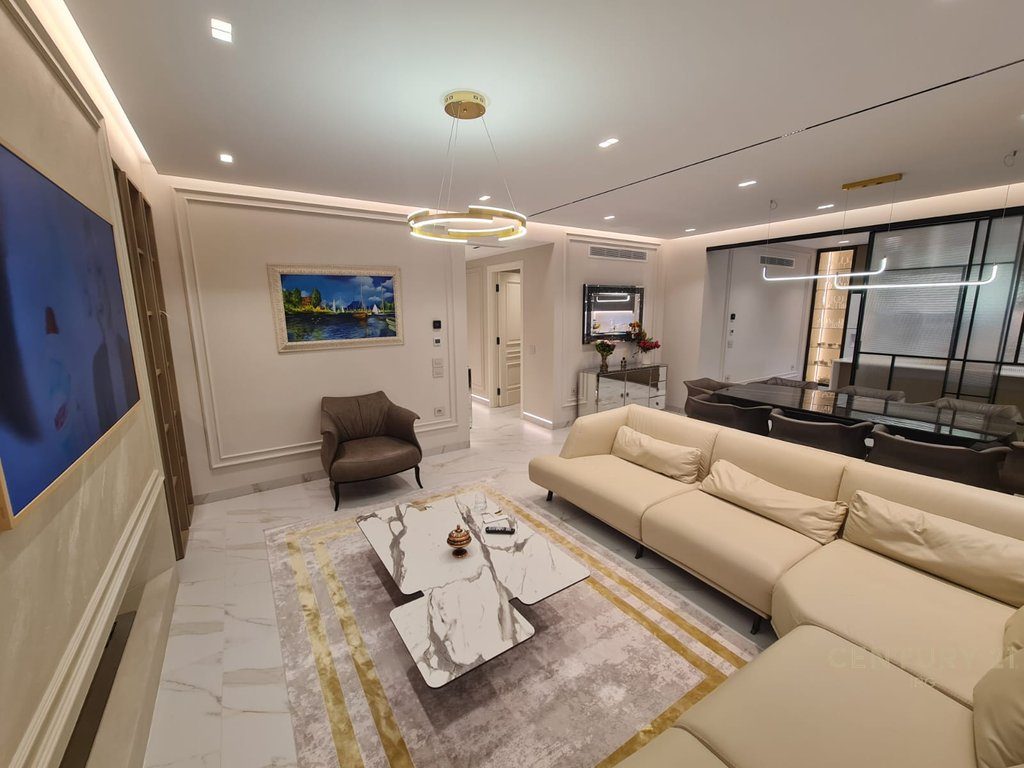 Apartament 4+1+3 Premium Modern për shitje në Komunën e Parisit!