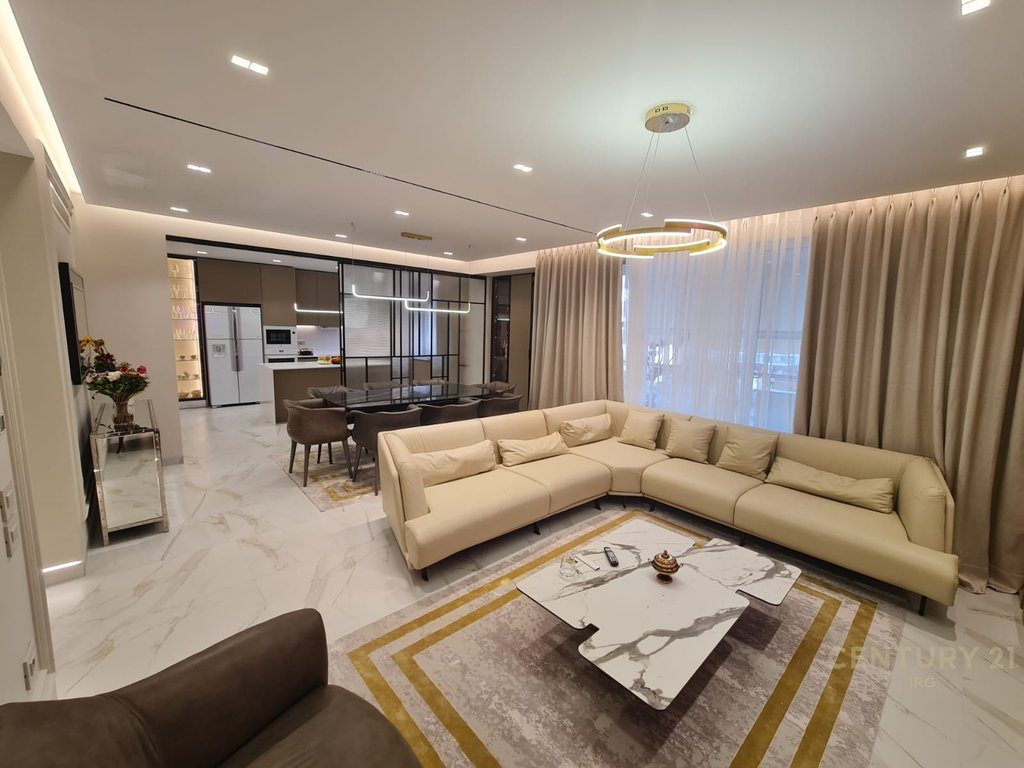 Apartament 4+1+3 Premium Modern për shitje në Komunën e Parisit!