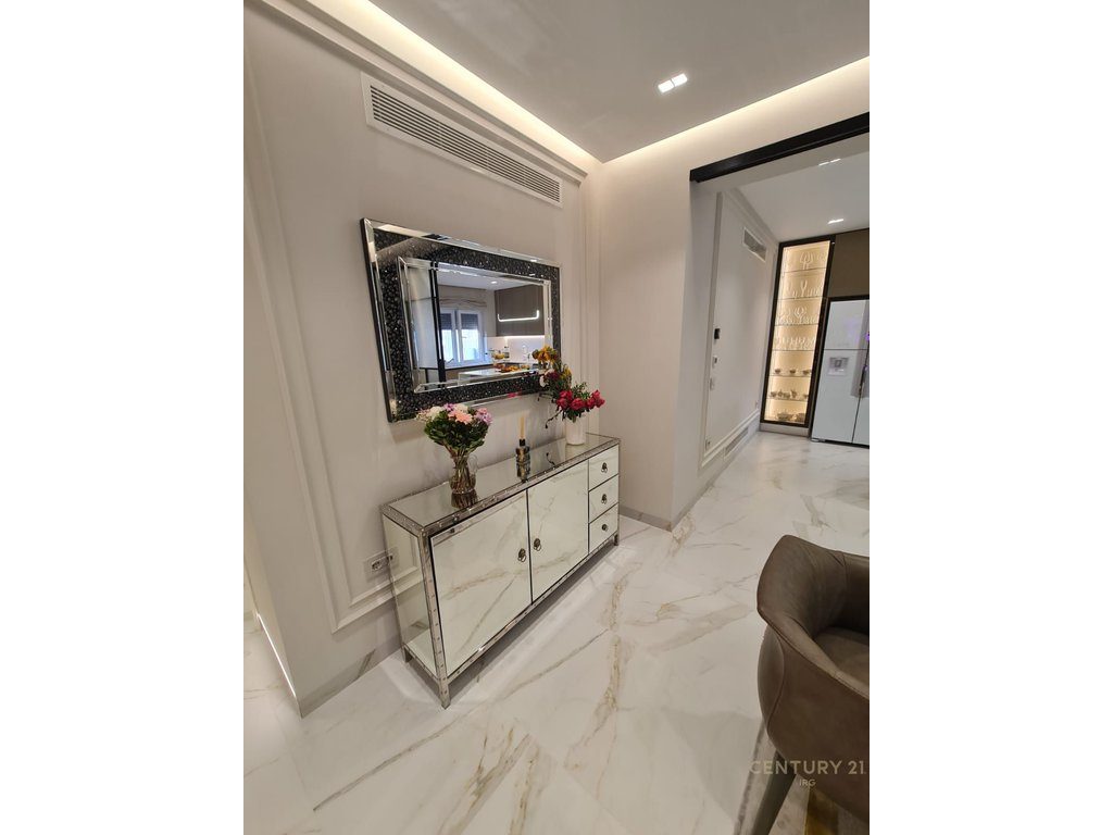 Apartament 4+1+3 Premium Modern për shitje në Komunën e Parisit!