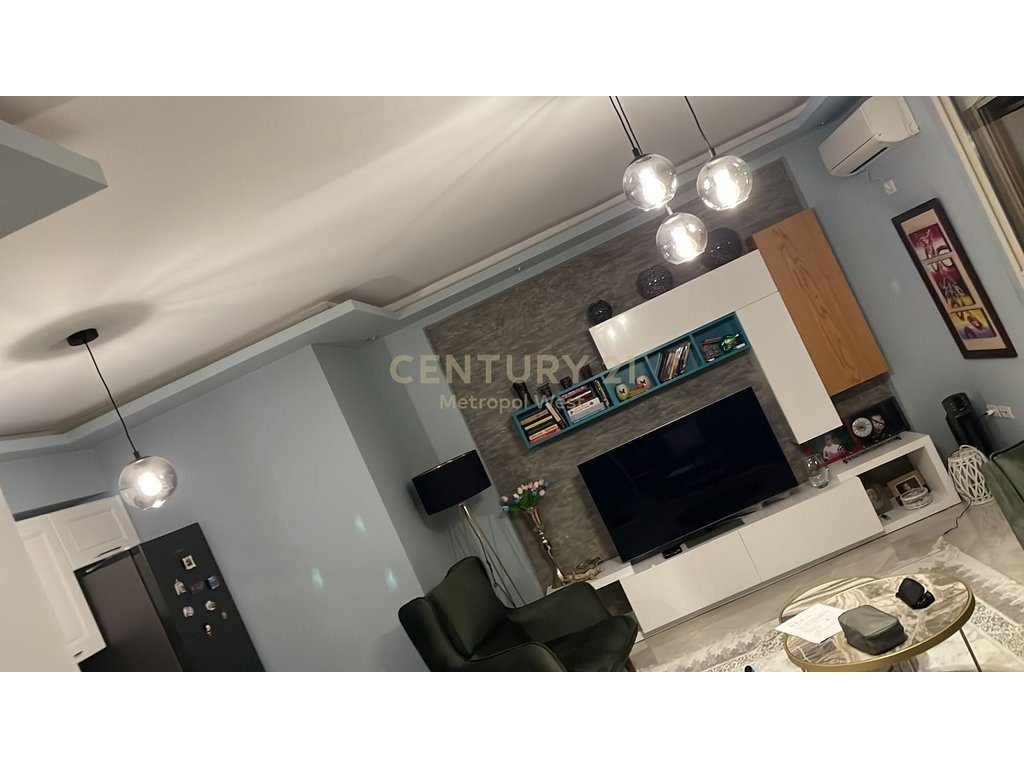 Apartament 2+1+2 tualete, me post parkimi në Shitje - Fresku Tiranë!