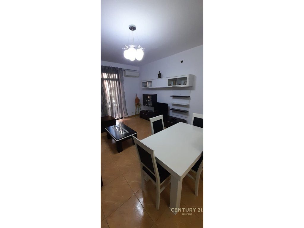 APARTAMENT 2+1 PER SHITJE NE BLLOK !