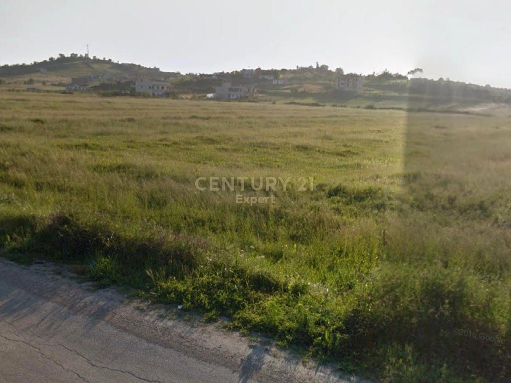SHITET TOKE 4000m2 BUZE RRUGES KRYESORE NE ARAPAJ, DURRES.