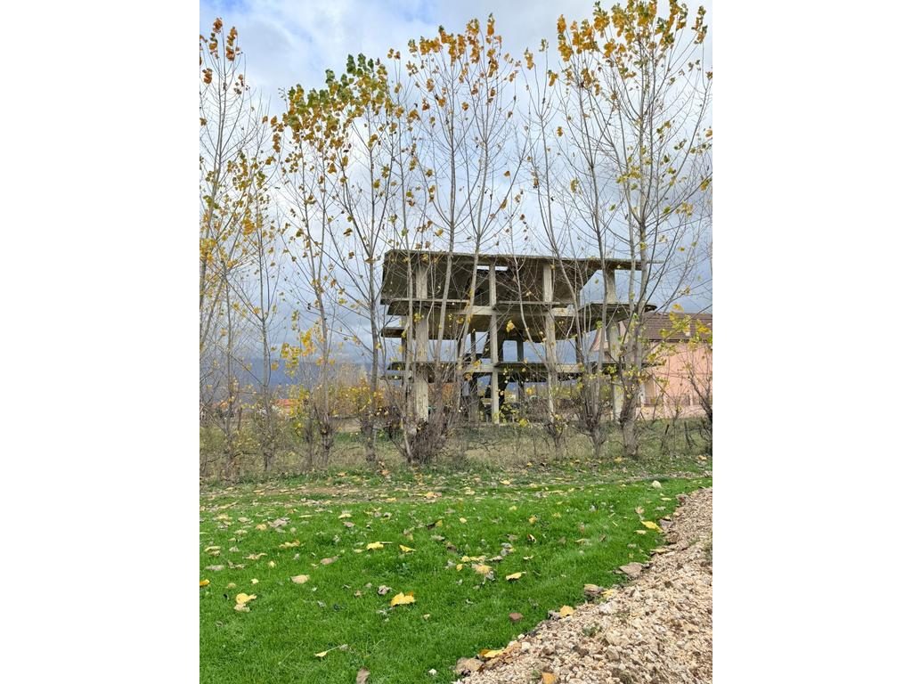 NDRTESË INVESTIMI + TOKË 700 m² NË BUÇIMAS!!!!!