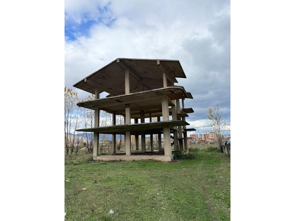 NDRTESË INVESTIMI + TOKË 700 m² NË BUÇIMAS!!!!!